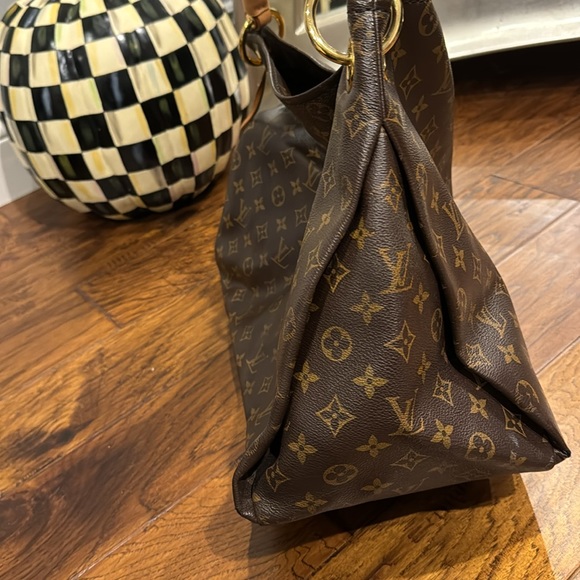 Louis Vuitton Bag - Picture 14 of 14